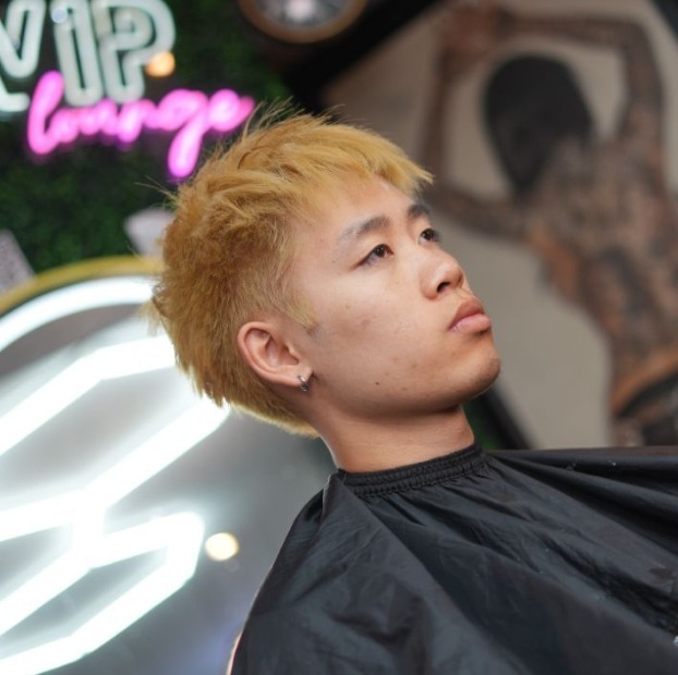 Textured cut in a bright golden blonde
